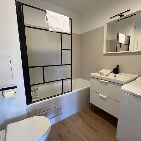 Le Delta - Pour 4 Personnes Disneyland Paris